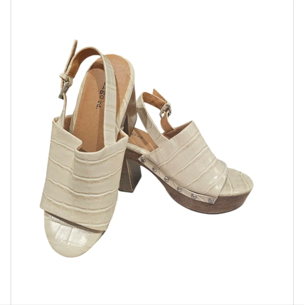 Indigo rd platform sandals size 6 1/2 NWOT